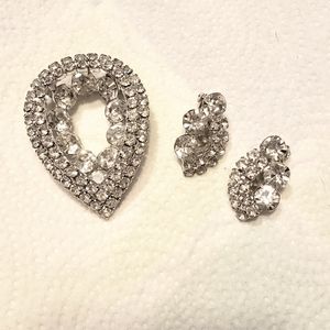 Vintage unsigned demi set. Cl8p on earrings and brooch.